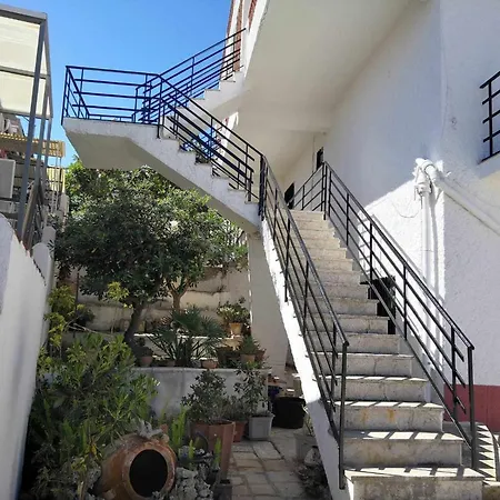 A H Casa Rovira Apto 1 *