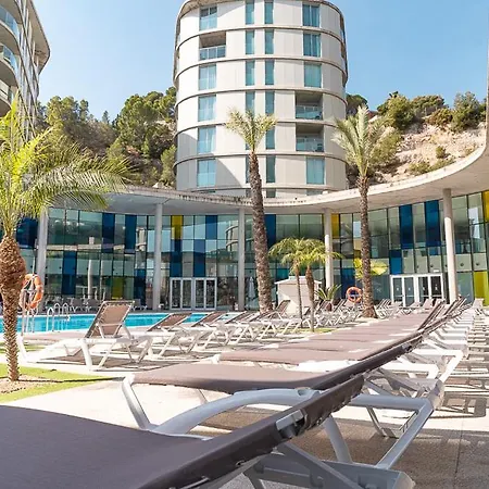 Agora & Hotel 4*