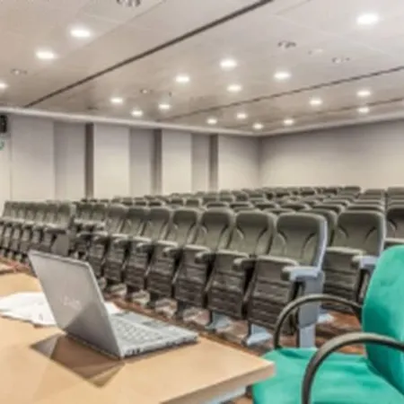 Hotel Agora & 4*