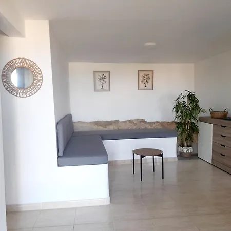 Serenity Apartment *
