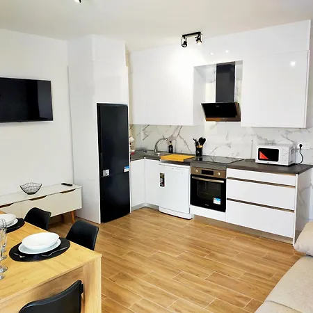 Apartment Moderno Con Encanto Familiar En El Corazon De *