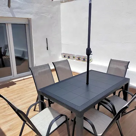 Apartment Moderno Con Encanto Familiar En El Corazon De *