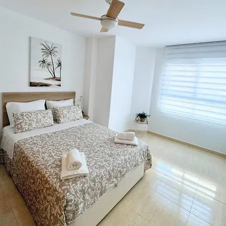 Apartment Amplio Piso Con Parking En By Bebalmy *