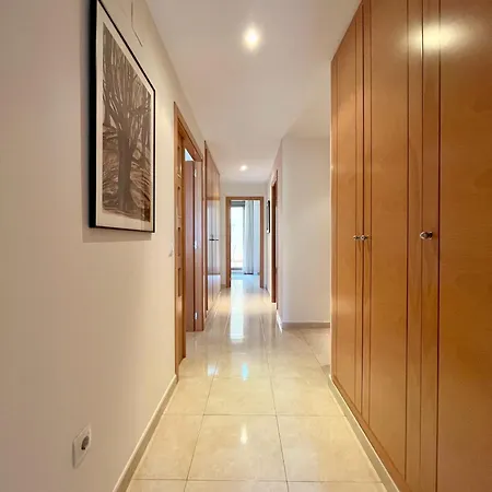 Enamora Ii, A 10 Min De La Playa Norte, Con Parking Incluido Wifi Y Smart Tive, Disfruta De De 5 Estrellas Apartment