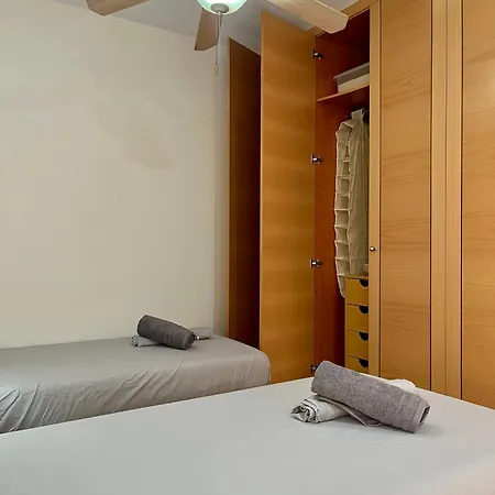Enamora Ii, A 10 Min De La Playa Norte, Con Parking Incluido Wifi Y Smart Tive, Disfruta De De 5 Estrellas Apartment