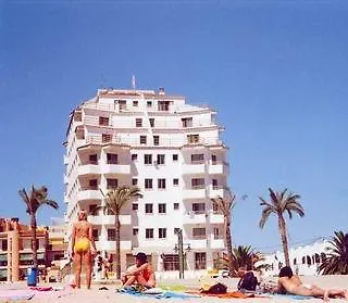 Sunday's Hotel
