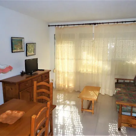 Les Doyes Residencial Lek Appartement *