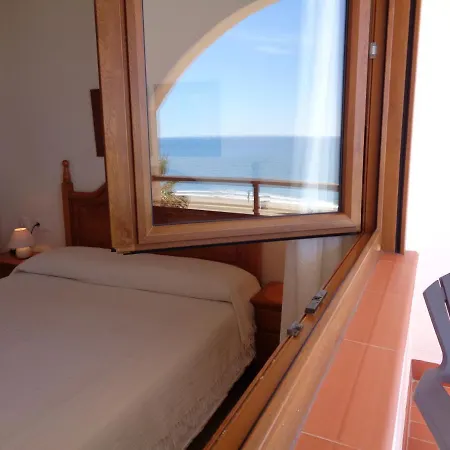 Benedicto Xiii: Beachfront With Parking & Modern Amenities Peniscola