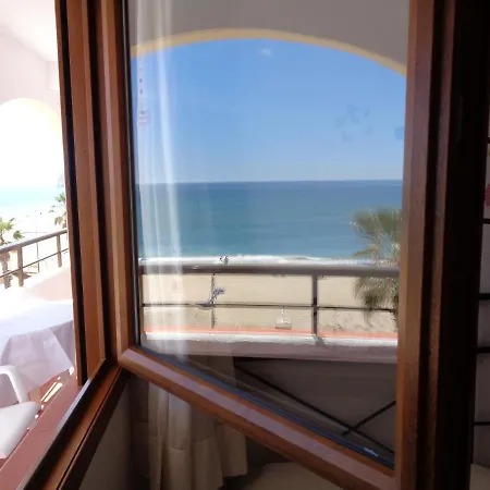 Apartment Benedicto Xiii: Beachfront With Parking & Modern Amenities Peniscola