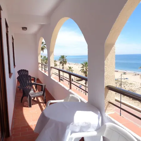 Benedicto Xiii: Beachfront With Parking & Modern Amenities Apartment