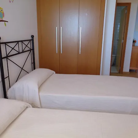 Apartment Benedicto Xiii: Beachfront With Parking & Modern Amenities *