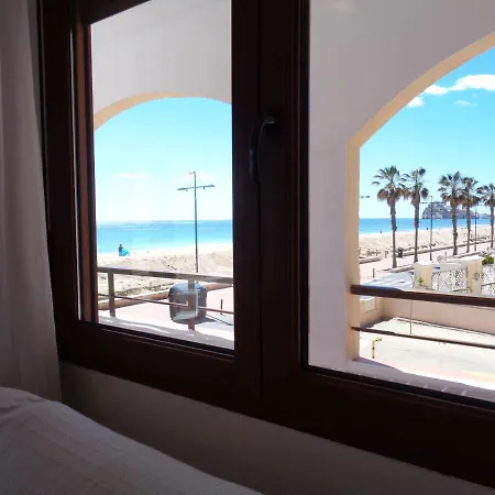 Benedicto Xiii: Beachfront With Parking & Modern Amenities *