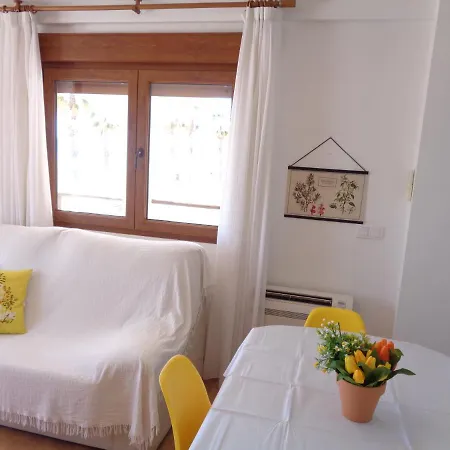 Benedicto Xiii: Beachfront With Parking & Modern Amenities Apartment
