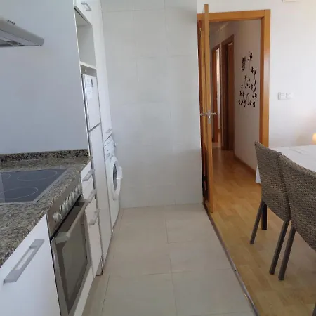 Apartment Benedicto Xiii: Beachfront With Parking & Modern Amenities