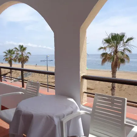 Apartment Benedicto Xiii: Beachfront With Parking & Modern Amenities *