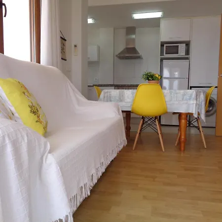 Benedicto Xiii: Beachfront With Parking & Modern Amenities Peniscola