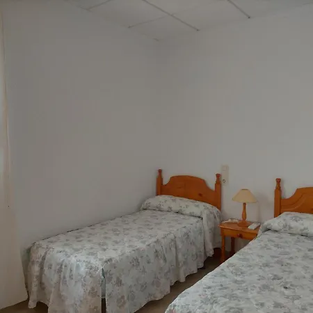 Con Aire Acondicionado De Tres En El Centro Y Junto A La Playa Peniscola
