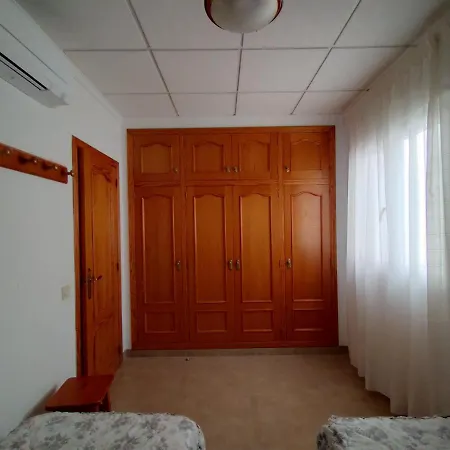 Apartment Con Aire Acondicionado De Tres En El Centro Y Junto A La Playa