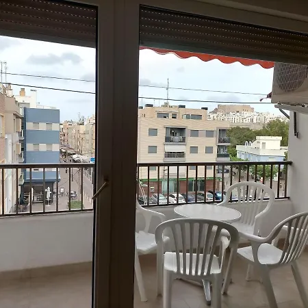 Apartment Con Aire Acondicionado De Tres En El Centro Y Junto A La Playa *