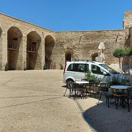 Casa Castell Alojamiento Turistico En El Casco Antiguo De Peniscola