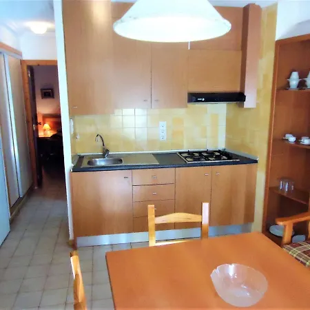 Residencial Lek Apartment