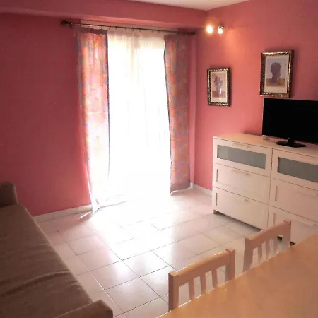 Nereidas Lek Apartment *