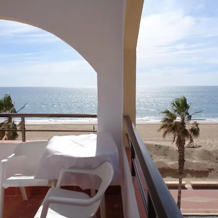 Benedicto Xiii: Beachfront With Parking & Modern Amenities *