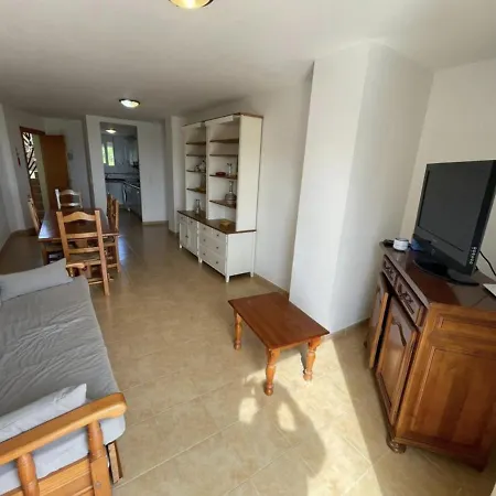 Apartamento Con Piscina Frente Al Mar Apartment *