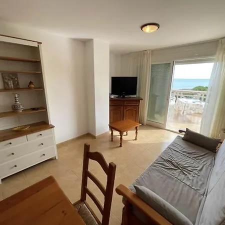 Apartamento Con Piscina Frente Al Mar