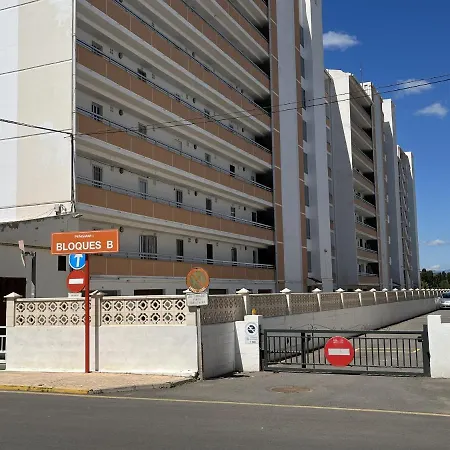 Apartamento En A 3 Minutos Andando A La Playa Con Parking Apartment