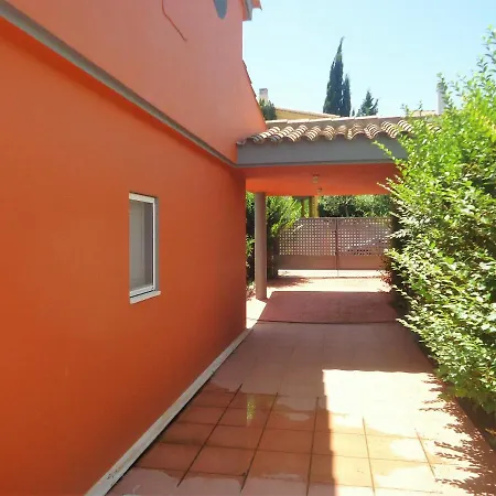 Ciudad Jardin Apartment *
