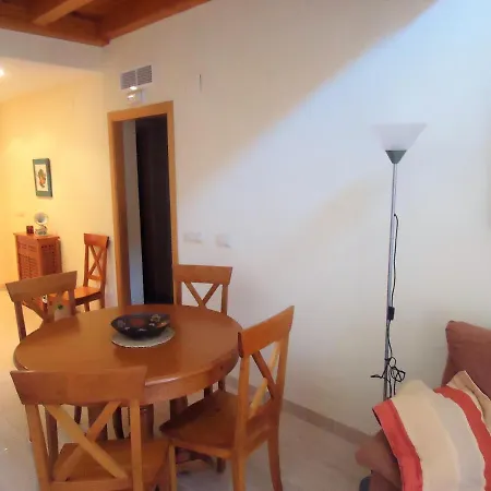 Ciudad Jardin Apartment *