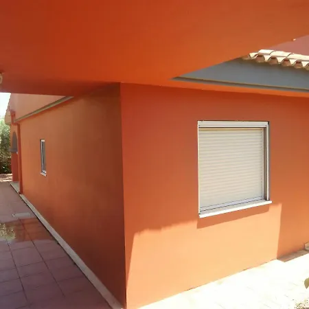 Ciudad Jardin Apartment *