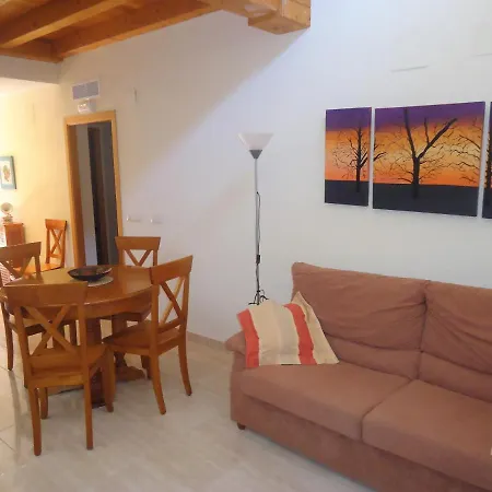 Ciudad Jardin Apartment
