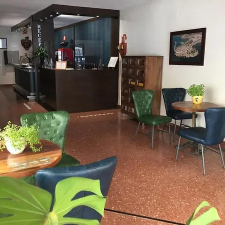 Blason Junior Hotel