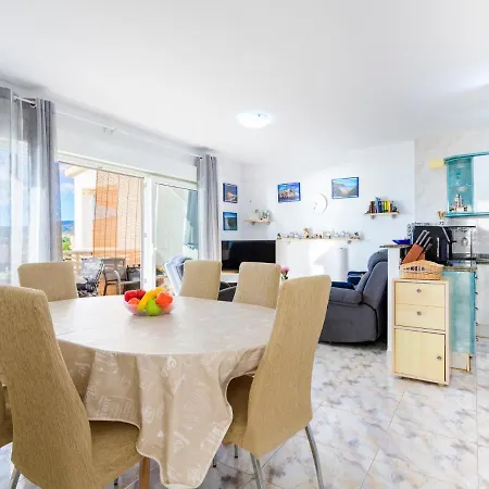 Escudos-2 By Interhome