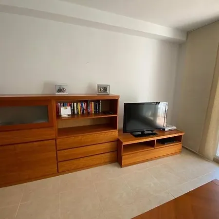 Apartment Modern Three Bedroom Flat *