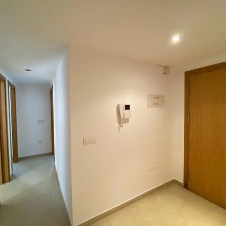 Modern Three Bedroom Flat Apartment
