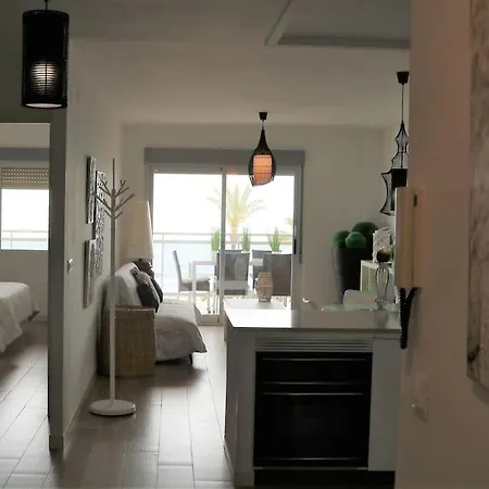 Apartment Apto Berta En 1ª Linia De Playa, Piscina Y Parking Privado