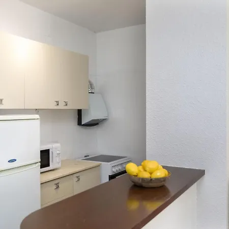 Apartment Garden By Interhome *