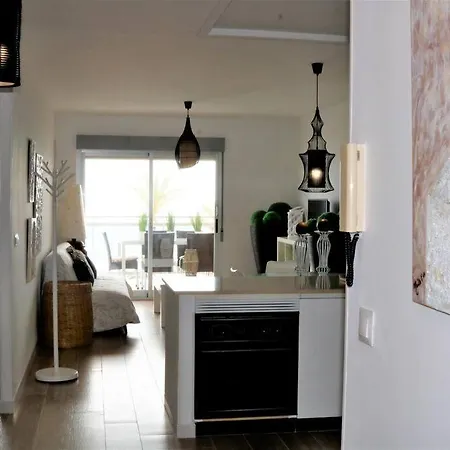 Apto Berta En 1ª Linia De Playa, Piscina Y Parking Privado Apartment *