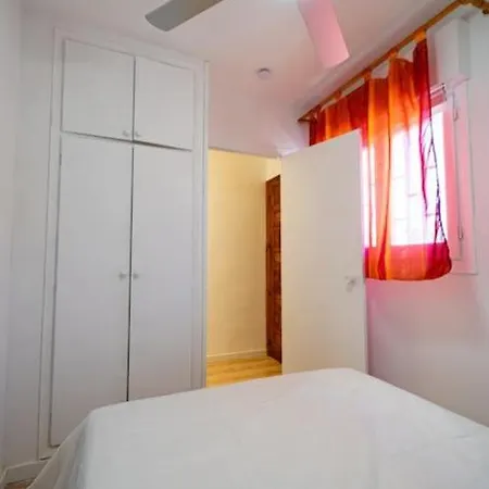 Acogedor Piso En By Bebalmy *