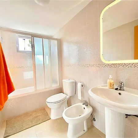 Modern With Pool Close To The Beach. Apartment Peniscola