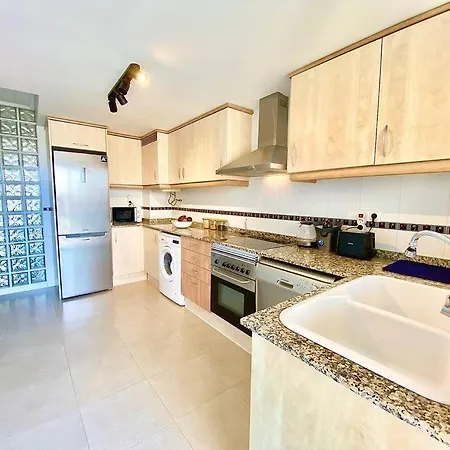 Modern With Pool Close To The Beach. Apartment *