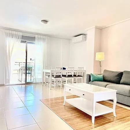 Modern With Pool Close To The Beach.