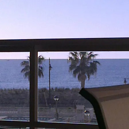 50m De La Playa- Wifi-aire Acondicionado *