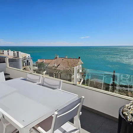 Fantastico Duplex Con Vistas Impresionantes Al Mar