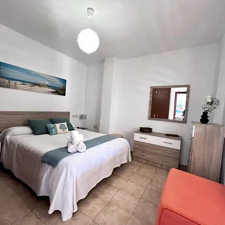 Azahar Cerca De La Playa Peniscola