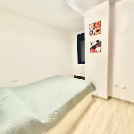 Apartment Big 6 Minutes From The