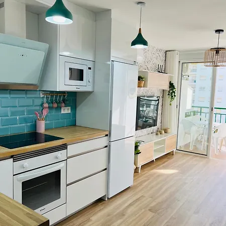 Nuevo Centrico En Primera Linea De Playa Con Vistas Al Mar, Piscina, Aire Acondicionado Y Wifi *